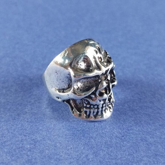 💀 Gothic Half Melted Skull Face Heavy Metal Ring (Size 10) - Picture 2 of 4
